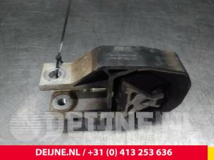 Ford Transit Connect Versnellingsbak Steun O69167 foto 2