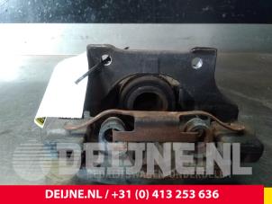 BMW X1 Remklauw (Tang) links-achter O70101 foto 3