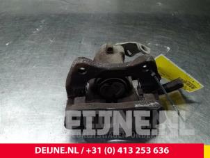 Mercedes Citan Remklauw (Tang) links-achter O70150 foto 3