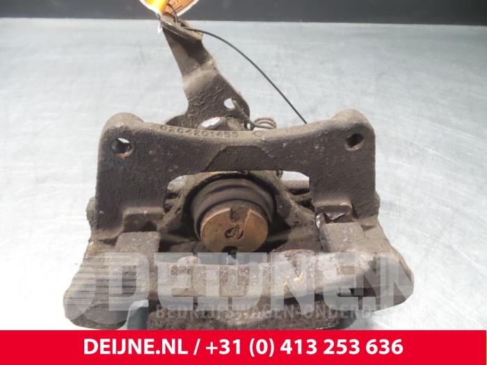 Nissan Interstar Bremszange rechts hinten O70468