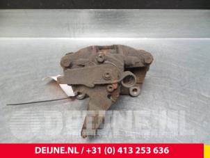 Nissan Interstar Remklauw (Tang) rechts-achter O70470 foto 2