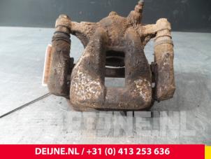 Toyota Hiace Rear brake calliper, right O70541 photo 2