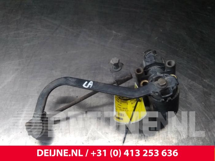 Hoogteregelaar vering Links-achter - Iveco New Daily
