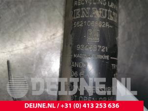 Renault Trafic Rear shock absorber, left O70813 photo 4