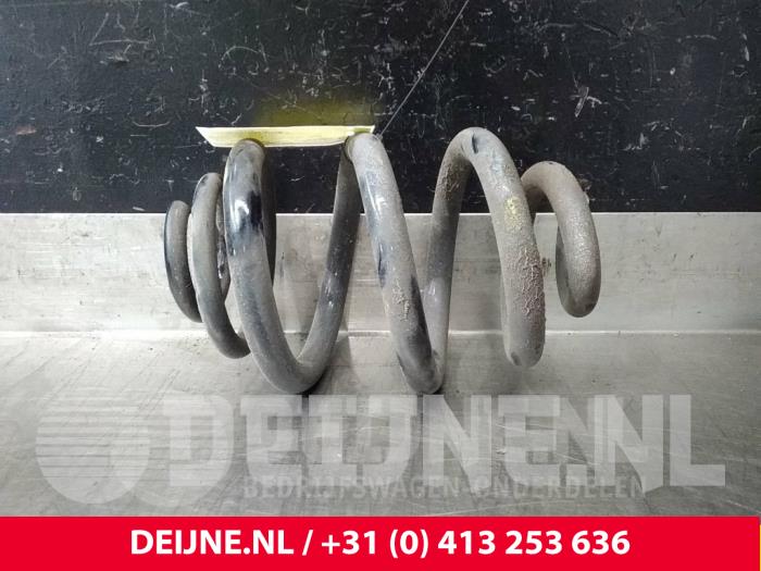 Volkswagen Transporter Schraubenfeder hinten O71143