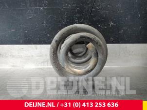 Volkswagen Transporter Rear coil spring O71143 photo 2