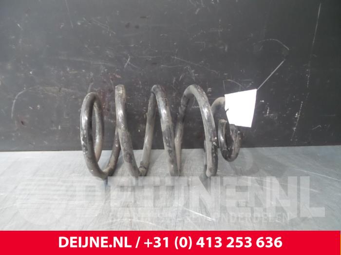 Volkswagen Transporter Schraubenfeder hinten O71144