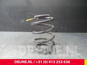 Volkswagen Transporter Schraubenfeder hinten O71144 foto 2