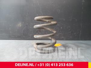 Toyota Hiace Rear coil spring O71202 photo 2