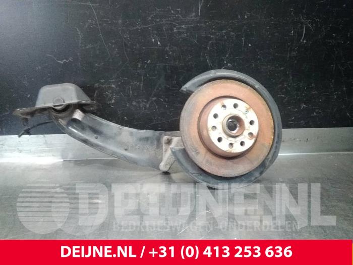 Audi Q3 Fusee links-achter O71531