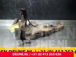 Volkswagen Transporter Knuckle, rear left O71552 photo 2