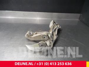 Volkswagen Caddy Front wishbone support, left O71617 photo 3