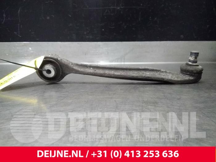 Audi A4 Draagarm boven rechts-voor O71618