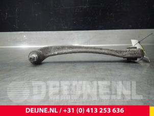 Audi A4 Querlenker oben rechts vorne O71618 foto 2