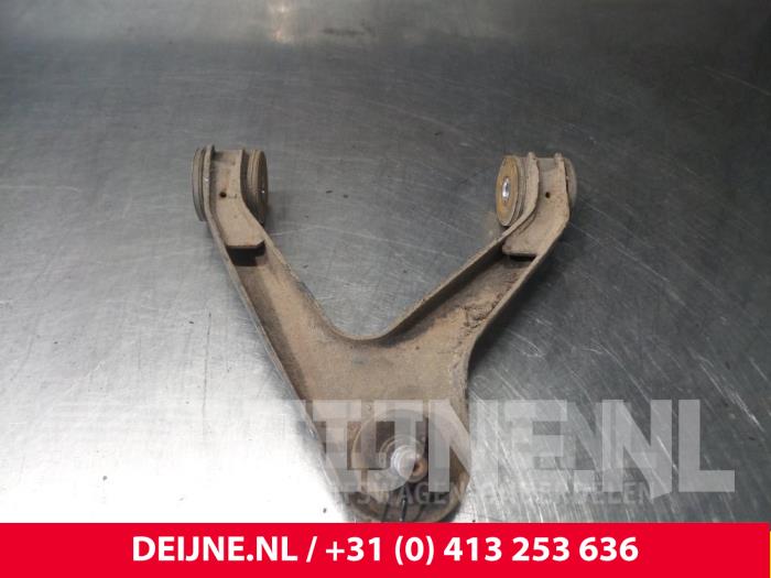 Iveco Daily Draagarm boven rechts-voor O71640