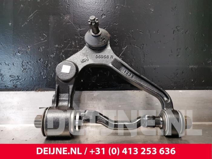 Toyota Hiace Draagarm boven rechts-voor O71648