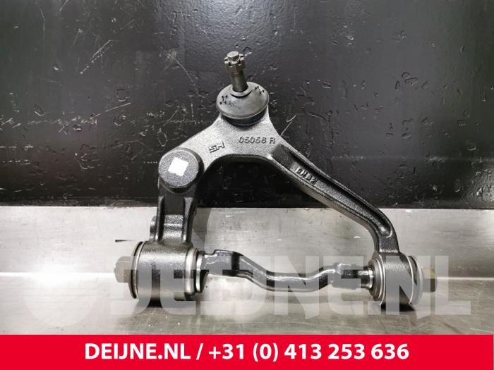 Toyota Hiace Draagarm boven rechts-voor O71651