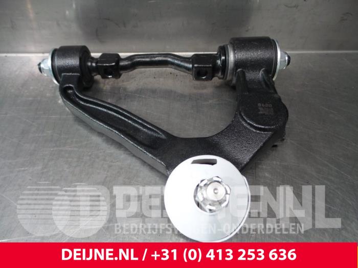 Toyota Hiace Draagarm boven rechts-voor O71652