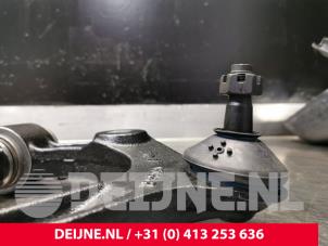 Toyota Hiace Draagarm boven rechts-voor O71654 foto 3