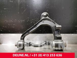 Toyota Hiace Querlenker oben rechts vorne O71655 foto 2