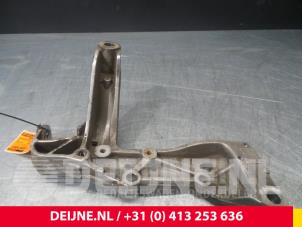 Volkswagen Caddy Draagarmsteun rechtsvoor O71667 foto 4