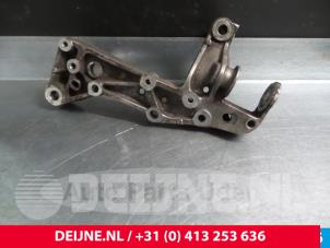 Volkswagen Caddy Draagarmsteun rechtsvoor O71667 foto 3