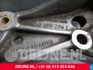 Volkswagen Caddy Draagarmsteun rechtsvoor O71667 foto 2