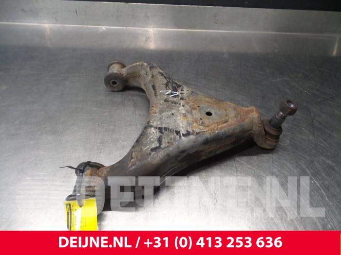 Mercedes Sprinter Draagarm onder links-voor O71703