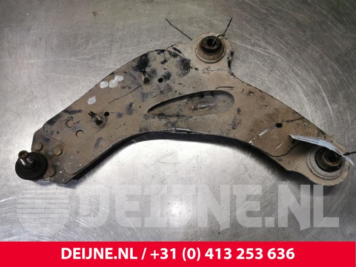 Opel Vivaro Draagarm onder links-voor O71728