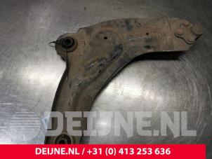 Opel Vivaro Draagarm onder links-voor O71728 foto 3