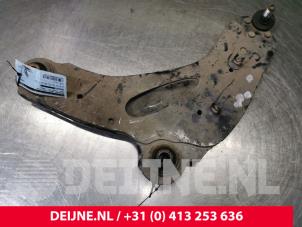 Opel Vivaro Draagarm onder links-voor O71728 foto 2
