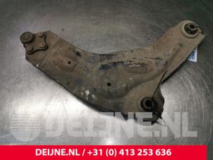 Opel Vivaro Draagarm onder links-voor O71728 foto 4