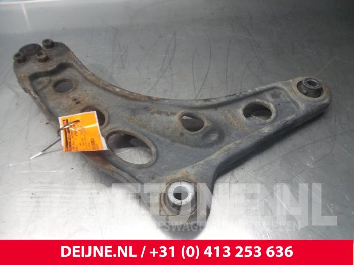 Opel Vivaro Draagarm onder links-voor O71729
