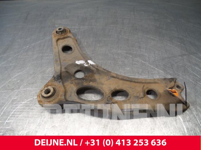 Opel Vivaro Draagarm onder links-voor O71730