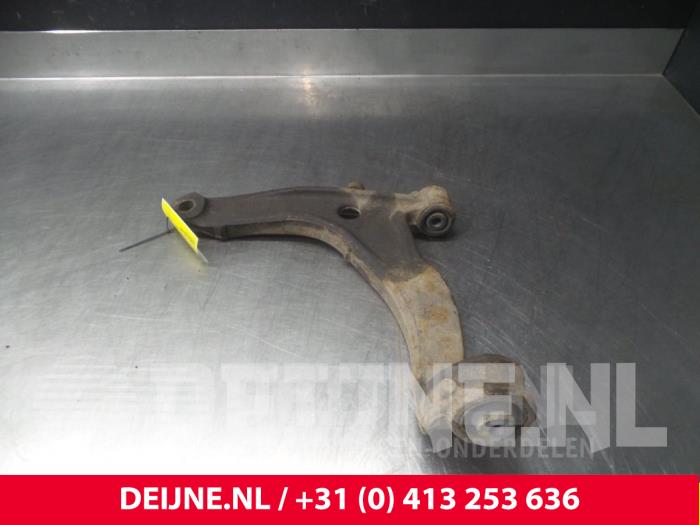 Volkswagen Transporter Draagarm onder links-voor O71764