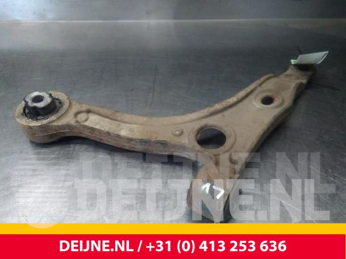 Fiat Ducato Draagarm onder links-voor O71802