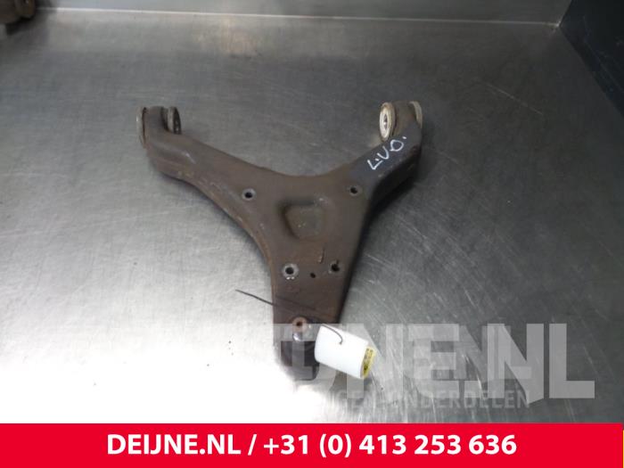Iveco Daily Draagarm onder links-voor O71828
