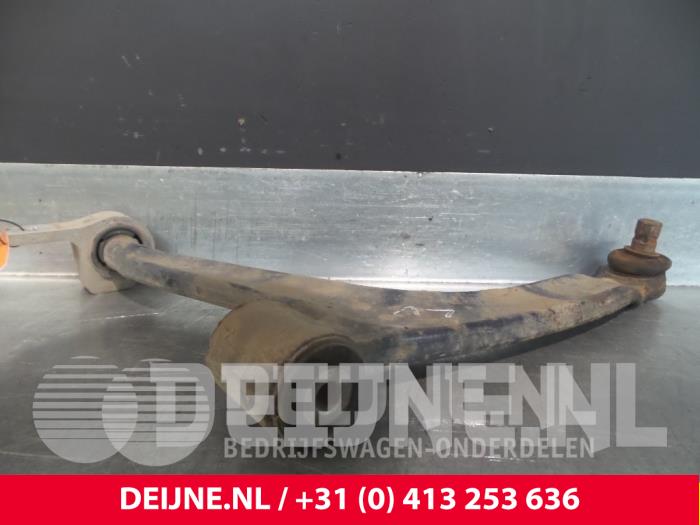 Citroen Berlingo Draagarm onder links-voor O71836