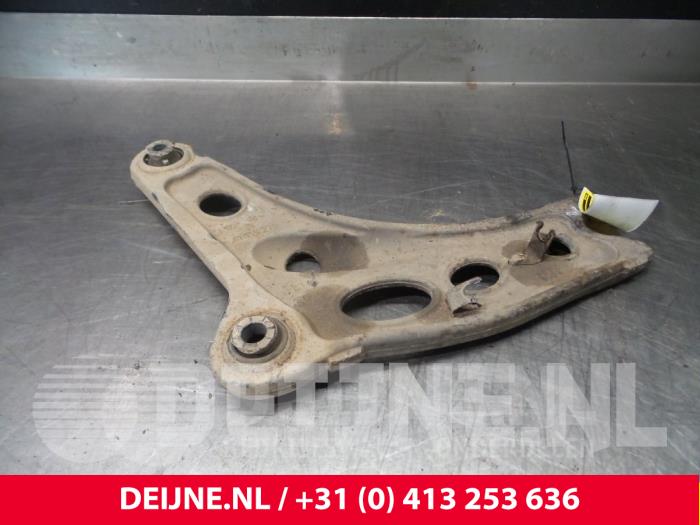 Renault Trafic Querlenker unten links vorne O71889