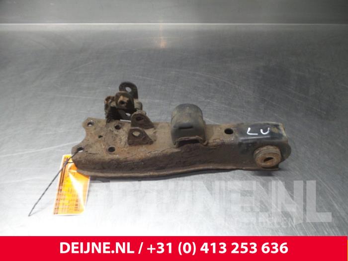 Toyota Hiace Draagarm onder links-voor O71896
