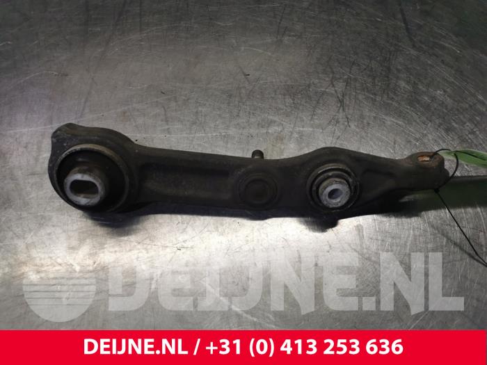 Mercedes E-Klasse Querlenker unten rechts vorne O71921