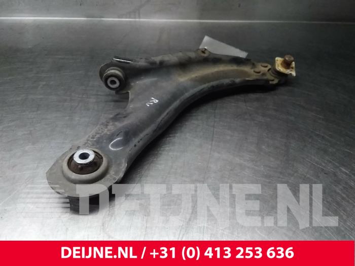 Mercedes Citan Draagarm onder rechts-voor O71938
