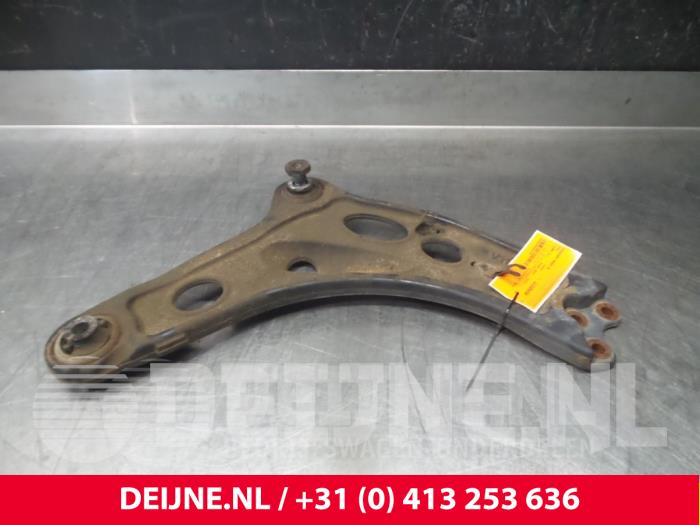 Opel Vivaro Draagarm onder rechts-voor O71946