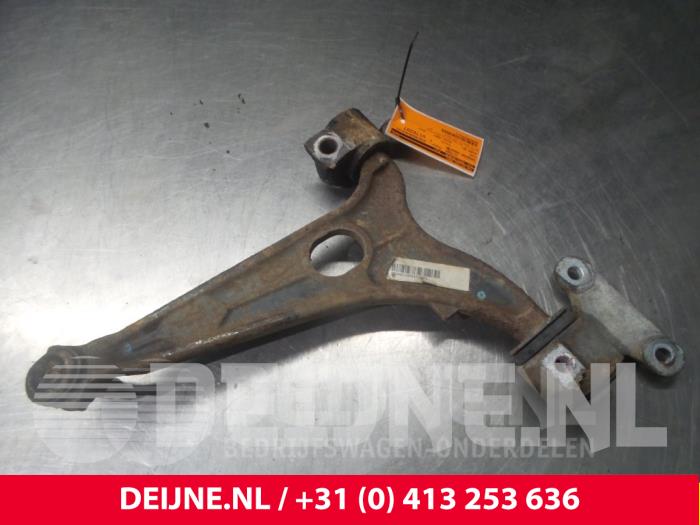 Fiat Scudo Querlenker unten rechts vorne O72022