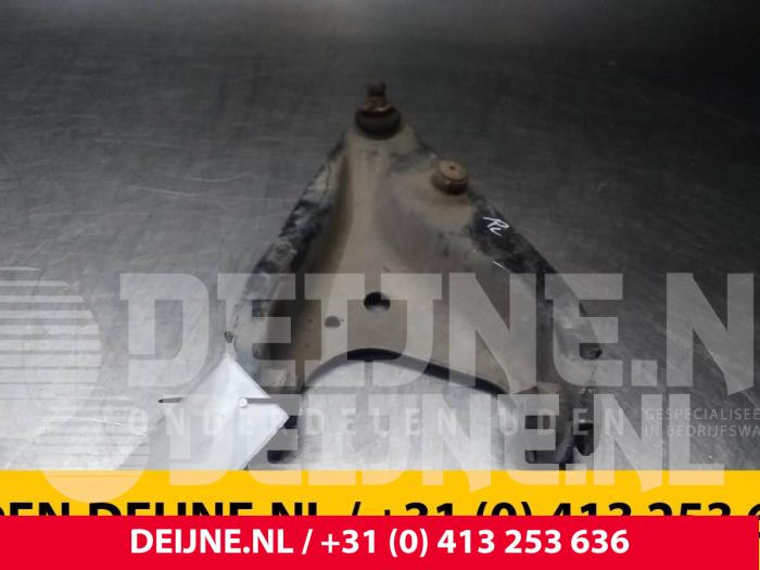 Dacia Logan Querlenker unten rechts vorne O72024