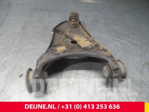 Nissan Kubistar Draagarm onder rechts-voor O72037 foto 2