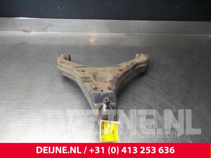 Iveco Daily Draagarm onder rechts-voor O72043