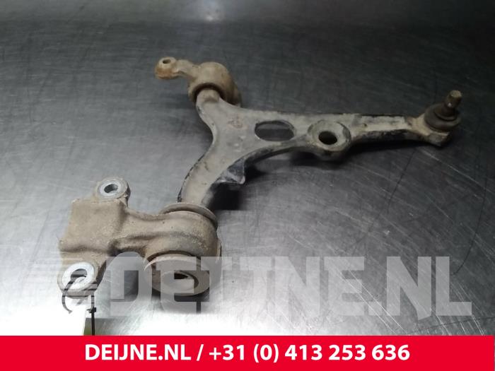 Citroen Jumpy Querlenker unten rechts vorne O72066