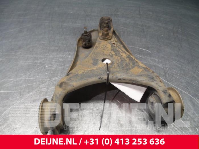 Renault Kangoo Draagarm onder rechts-voor O72096