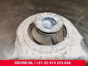 Renault Trafic Querlenker unten rechts vorne O72098 foto 4